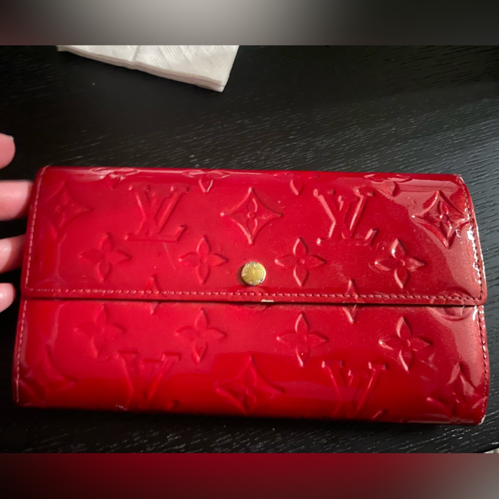 Louis Vuitton Vernis Sarah Wallet